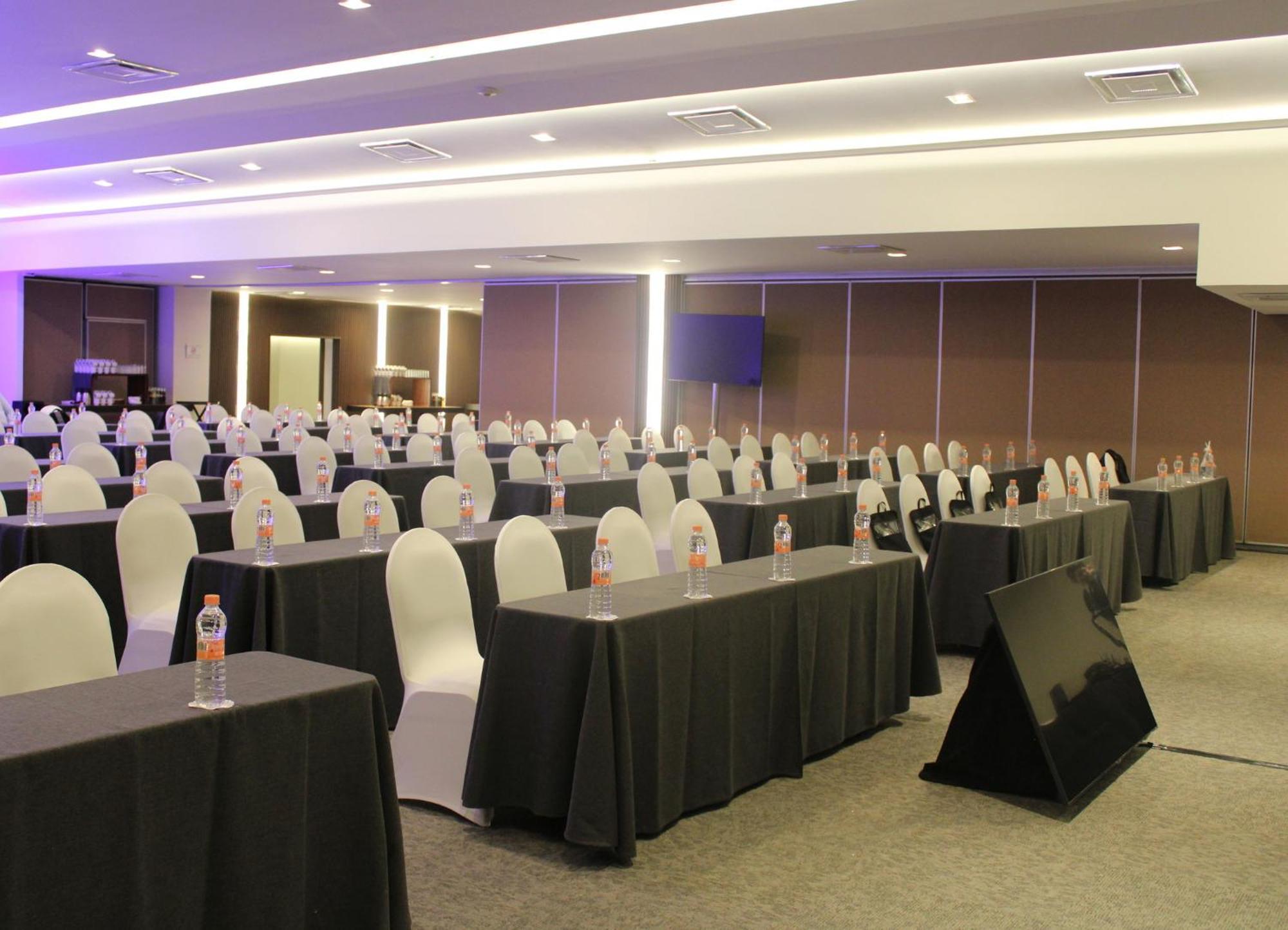 Hotel Dali Airport By Ihg Mexiko-Stadt